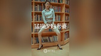 美容院上班的漂亮小美女与客户开小灶