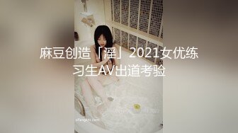 诱人的良家小少妇露脸激情大秀，开档黑丝小高跟，圆润的骚奶子坚挺诱人，舔弄假鸡巴的样子好骚，上位抽插