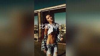 谁家淫妻没拴好 天桥底下当母狗？绝美少妇户外露出 摄影师连相机都拿不住了！