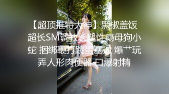 清秀白衣小姐姐甜美心动抵挡不住立马抱紧亲吻