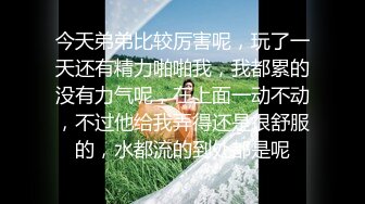   漂亮美乳美女 逼毛浓密乌黑 大白奶子 操的香汗淋漓配合这骚表情超级诱惑