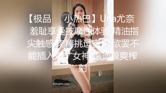 听话的LISA逃课出来KTV唱歌，被富二代拉进厕所吃鸡，真乖~